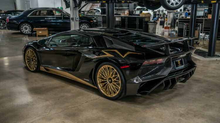 Black Gold Lamborghini Aventador SV 6