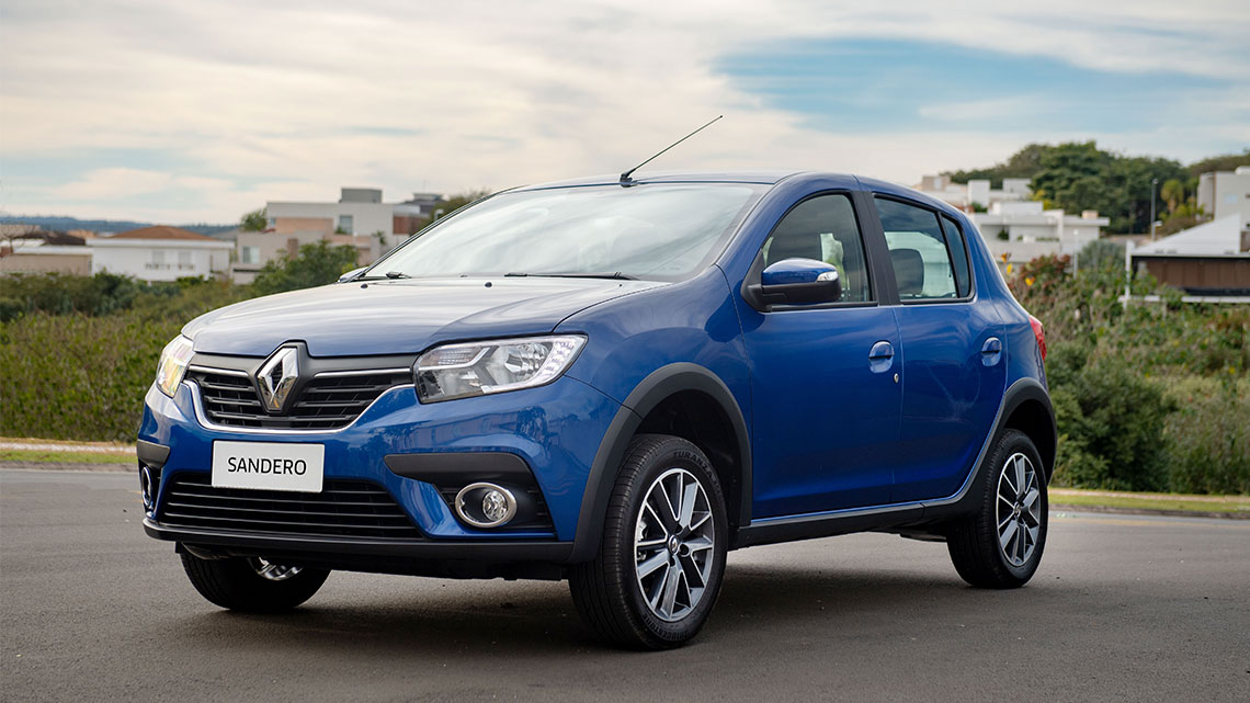 Капот sandero 1