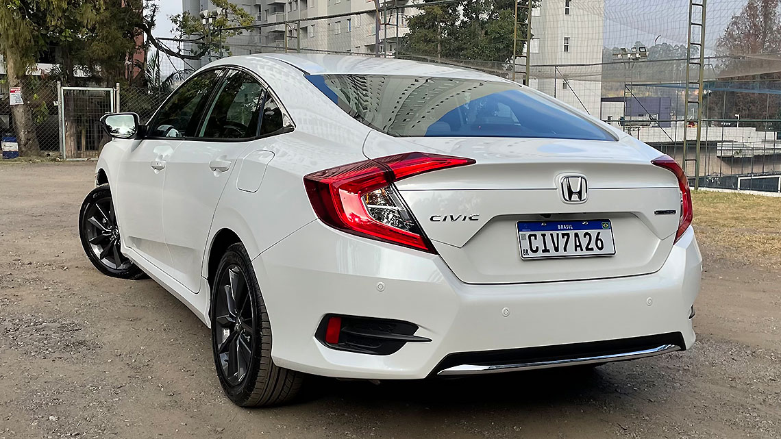 Testamos o Honda Civic Touring. Sedã turbo ainda é boa compra